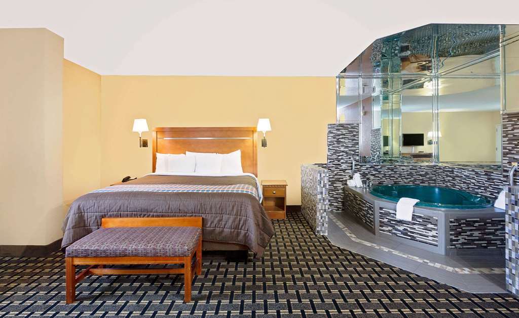 Days Inn By Wyndham Columbus Rom bilde